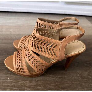 Adrienne Vittadini Tan Strappy Heels Size 8.5